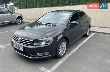 Седан Volkswagen Passat 2013 в Умані