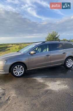 Універсал Volkswagen Passat 2011 в Шепетівці