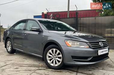 Седан Volkswagen Passat 2014 в Києві