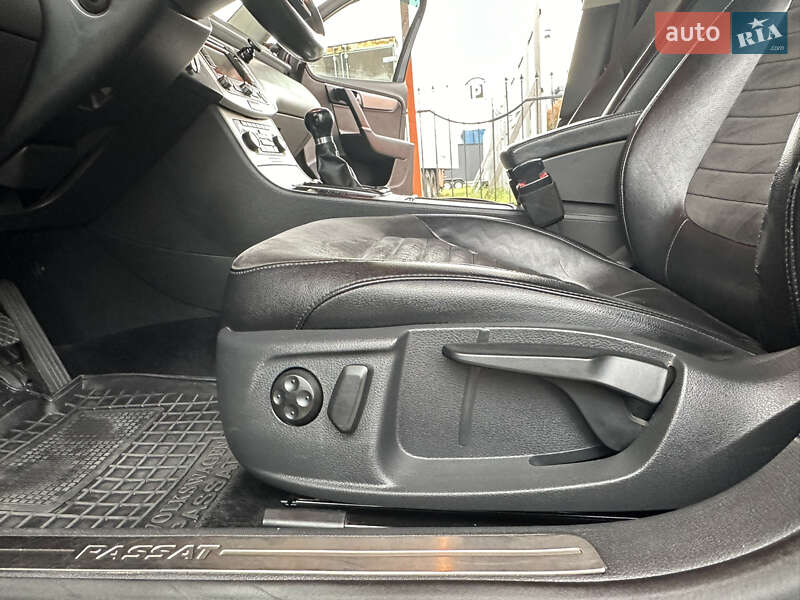 Універсал Volkswagen Passat 2010 в Харкові