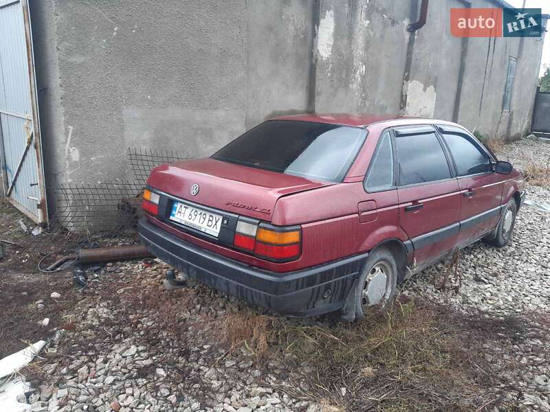Универсал Volkswagen Passat 1990 в Городенке