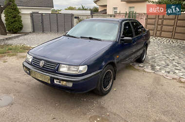 Седан Volkswagen Passat 1994 в Харькове