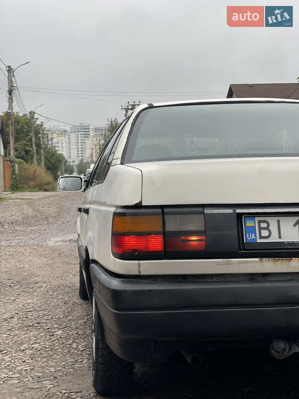 Седан Volkswagen Passat 1988 в Киеве