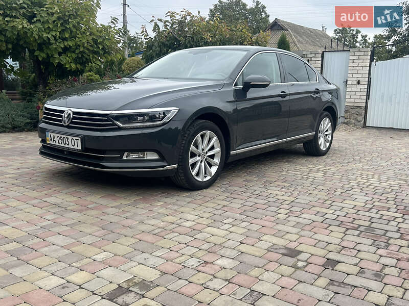 Седан Volkswagen Passat 2015 в Хороле фото Седан Volkswagen Passat 2015 в Хороле