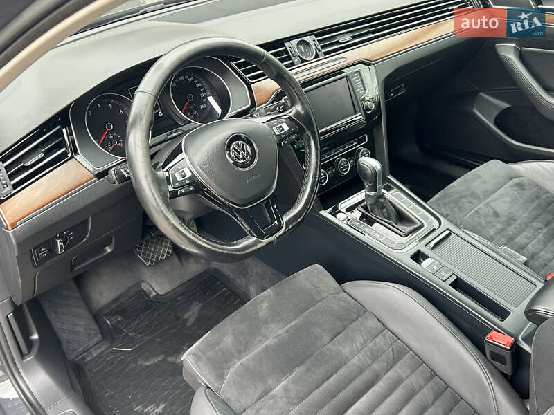 Седан Volkswagen Passat 2015 в Хороле фото 9 Седан Volkswagen Passat 2015 в Хороле