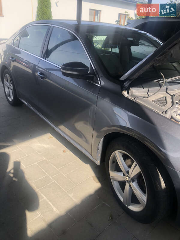 Седан Volkswagen Passat 2015 в Луцке