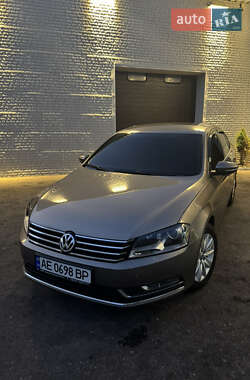 Седан Volkswagen Passat 2011 в Кривому Розі