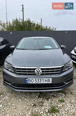 Седан Volkswagen Passat 2016 в Тернополе