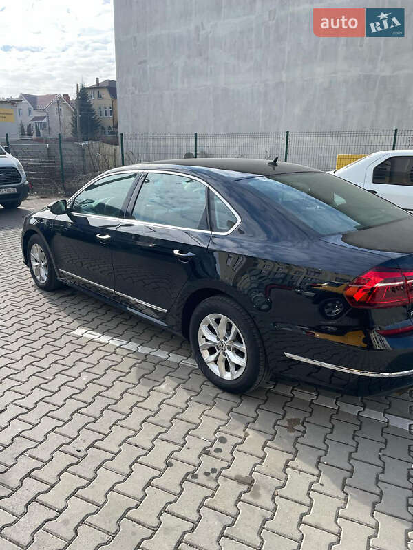 Седан Volkswagen Passat 2016 в Ивано-Франковске