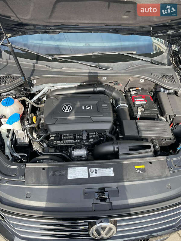 Седан Volkswagen Passat 2016 в Ивано-Франковске