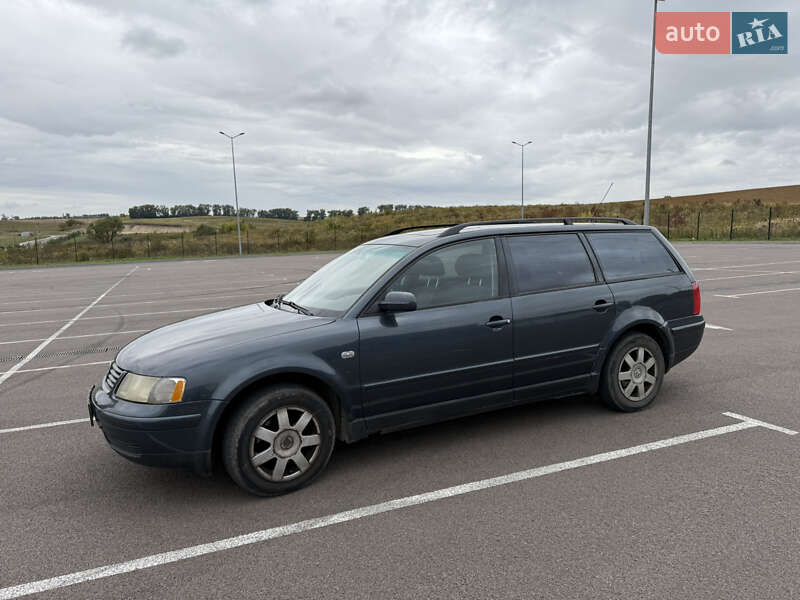 Універсал Volkswagen Passat 2000 в Рівному