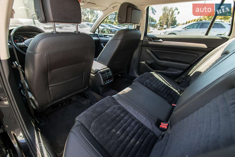 Универсал Volkswagen Passat 2018 в Львове фото 9 Универсал Volkswagen Passat 2018 в Львове