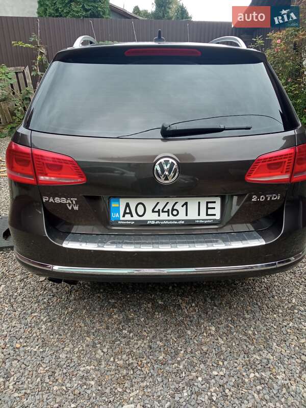 Універсал Volkswagen Passat 2012 в Хусті