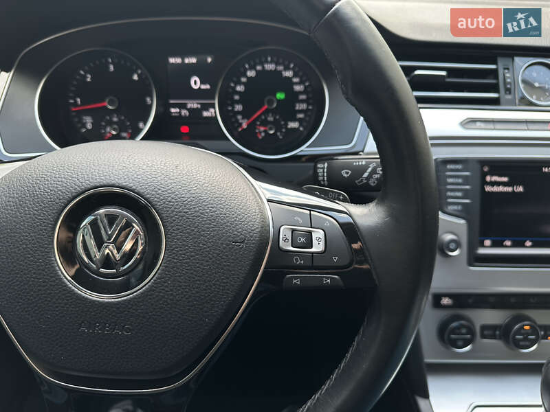 Универсал Volkswagen Passat 2016 в Житомире фото 40 Универсал Volkswagen Passat 2016 в Житомире