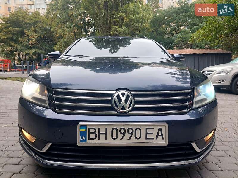 Универсал Volkswagen Passat 2012 в 