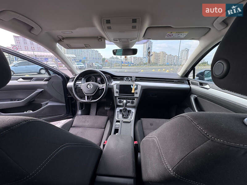 Универсал Volkswagen Passat 2016 в Киеве фото 5 Универсал Volkswagen Passat 2016 в Киеве