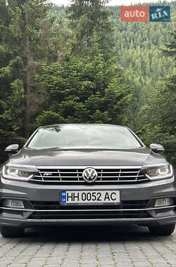 Седан Volkswagen Passat 2016 в Южному