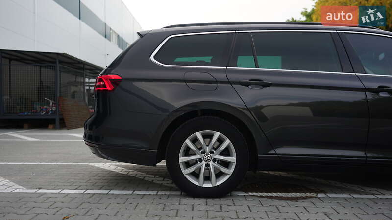 Универсал Volkswagen Passat 2017 в Львове