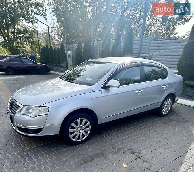 Седан Volkswagen Passat 2007 в Харкові