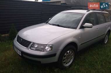 Універсал Volkswagen Passat 2000 в Харкові