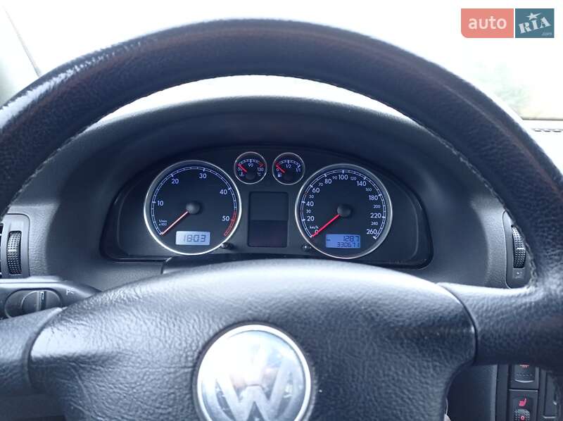 Універсал Volkswagen Passat 2004 в Чернівцях фото 47 Універсал Volkswagen Passat 2004 в Чернівцях