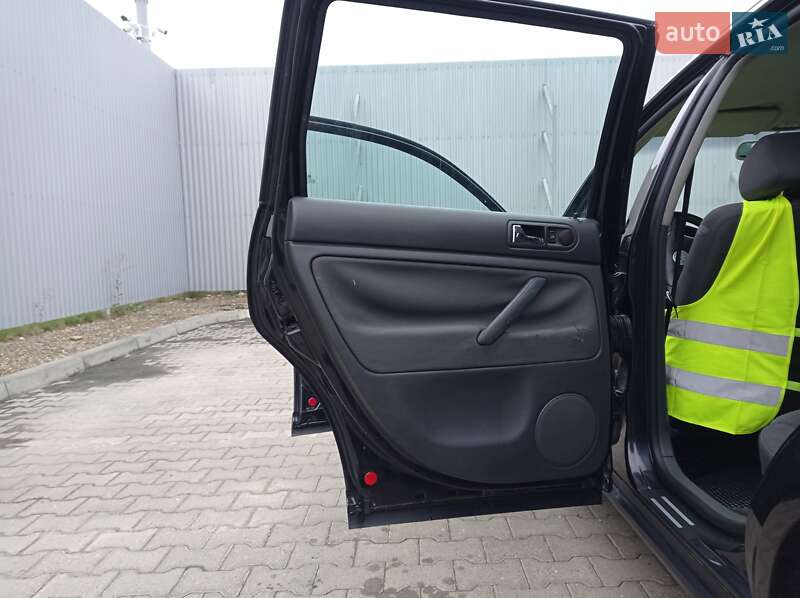 Універсал Volkswagen Passat 2004 в Чернівцях фото 66 Універсал Volkswagen Passat 2004 в Чернівцях
