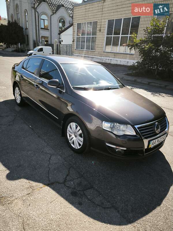 Седан Volkswagen Passat 2007 в Киеве