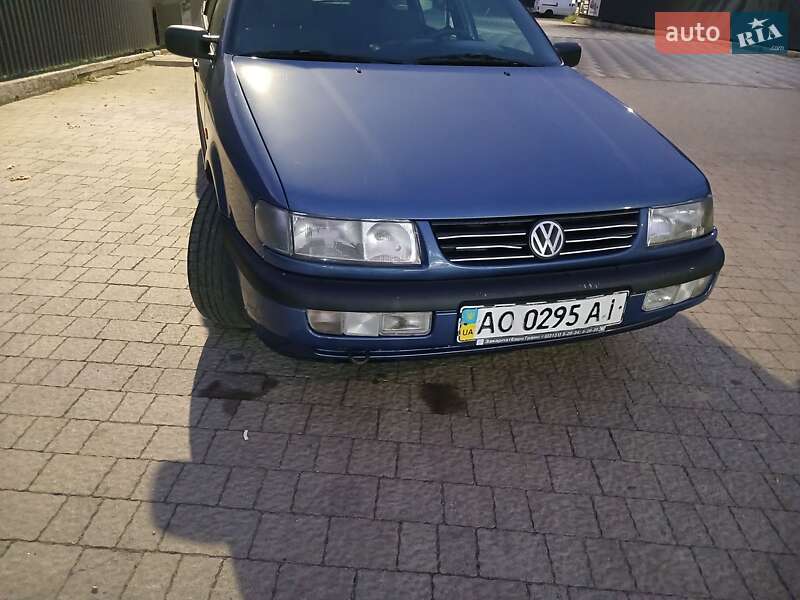 Універсал Volkswagen Passat 1994 в Сваляві