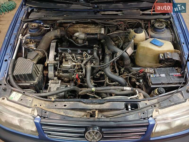 Універсал Volkswagen Passat 1994 в Сваляві