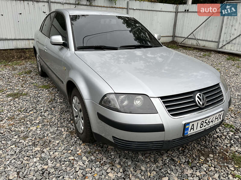 Седан Volkswagen Passat 2001 в Ирпене