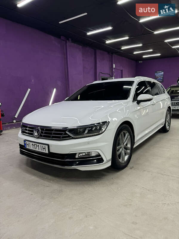 Універсал Volkswagen Passat 2017 в  фото Універсал Volkswagen Passat 2017 в