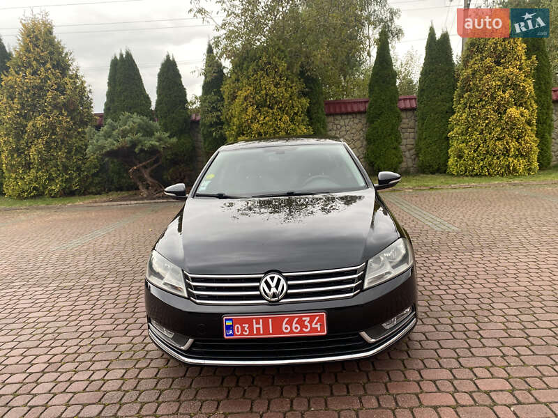 Седан Volkswagen Passat 2011 в Львове