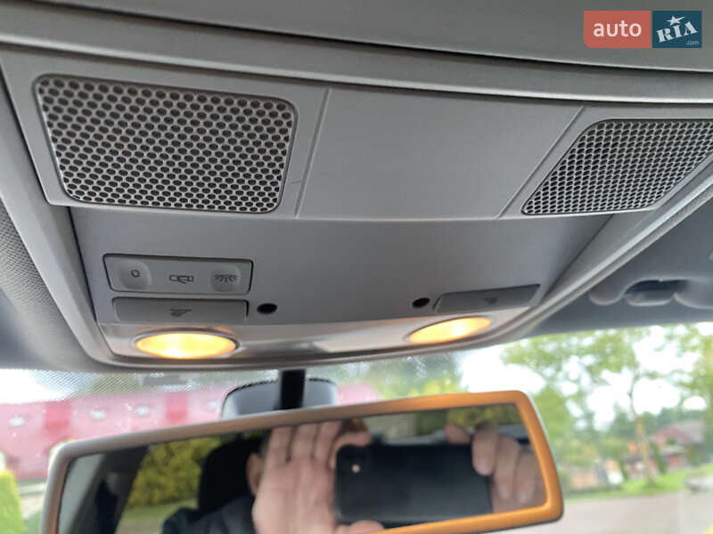 Седан Volkswagen Passat 2011 в Львове