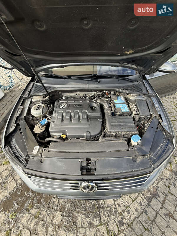 Универсал Volkswagen Passat 2015 в Хмельницком