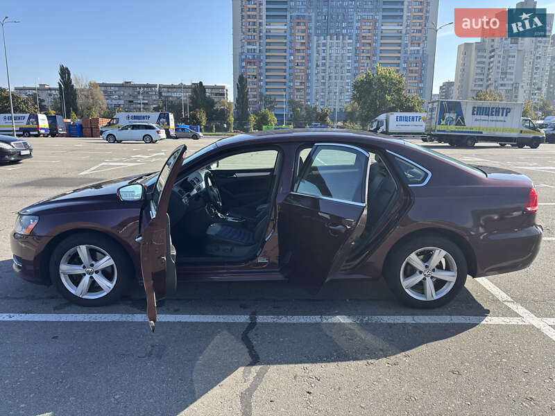 Седан Volkswagen Passat 2013 в Киеве