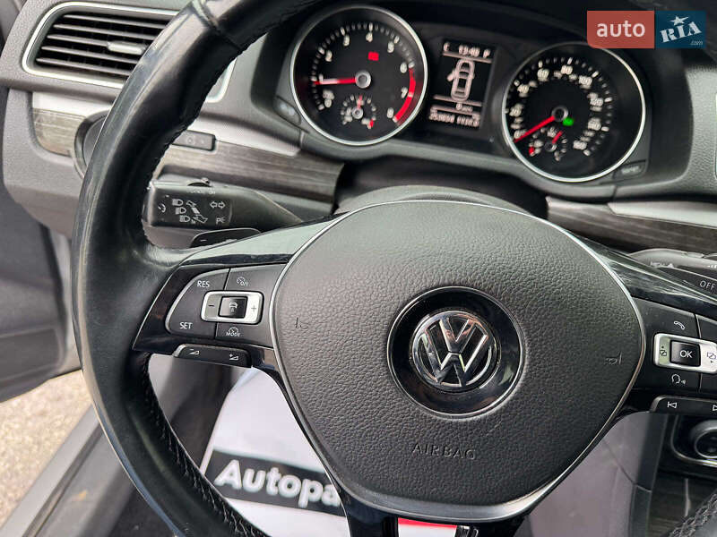 Седан Volkswagen Passat 2012 в Запорожье