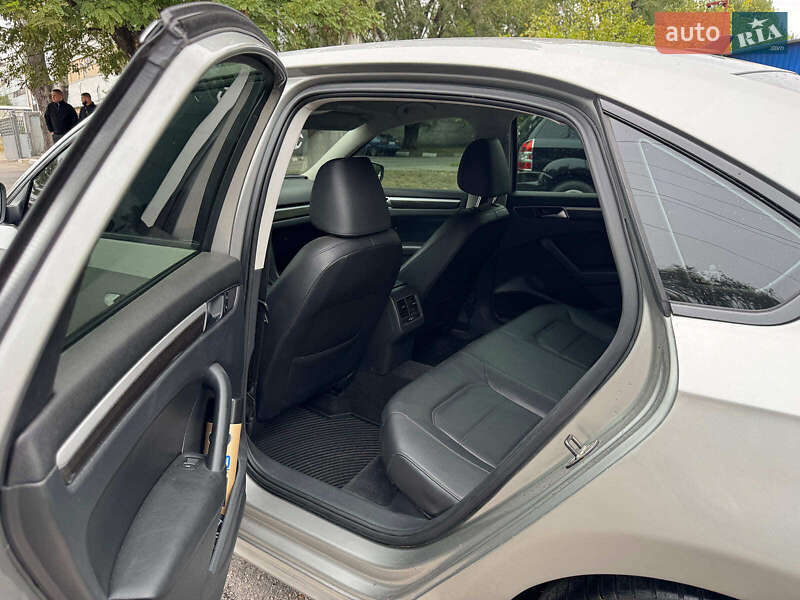 Седан Volkswagen Passat 2012 в Запорожье