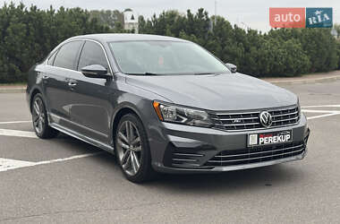 Седан Volkswagen Passat 2017 в Києві