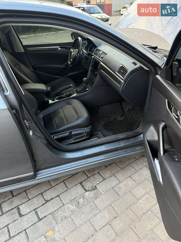 Седан Volkswagen Passat 2016 в Сумах