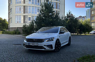 Седан Volkswagen Passat 2016 в Івано-Франківську