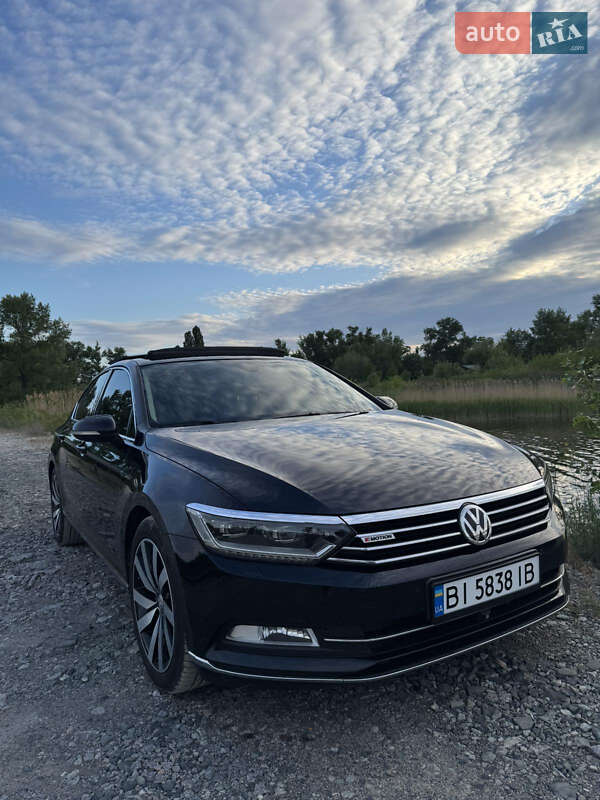 Седан Volkswagen Passat 2015 в Кременчуге
