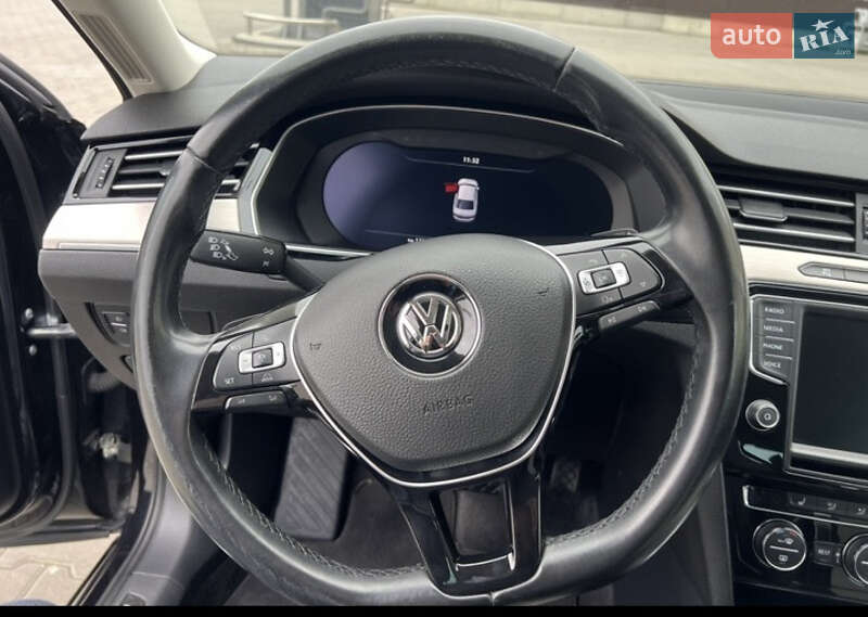 Седан Volkswagen Passat 2015 в Кременчуге