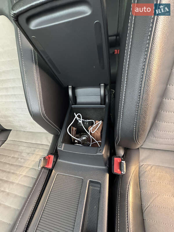 Седан Volkswagen Passat 2015 в Кременчуге