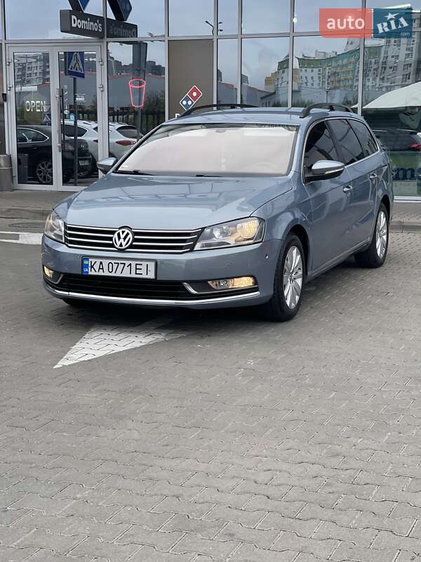 Универсал Volkswagen Passat 2013 в Киеве