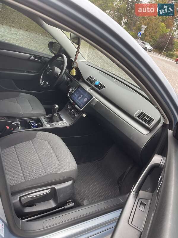 Универсал Volkswagen Passat 2013 в Киеве
