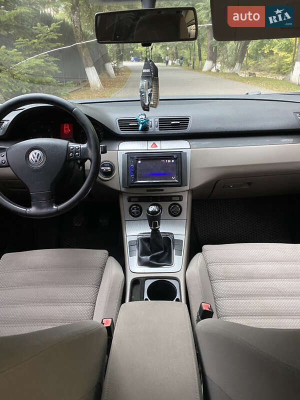 Седан Volkswagen Passat 2005 в Сваляві фото 16 Седан Volkswagen Passat 2005 в Сваляві