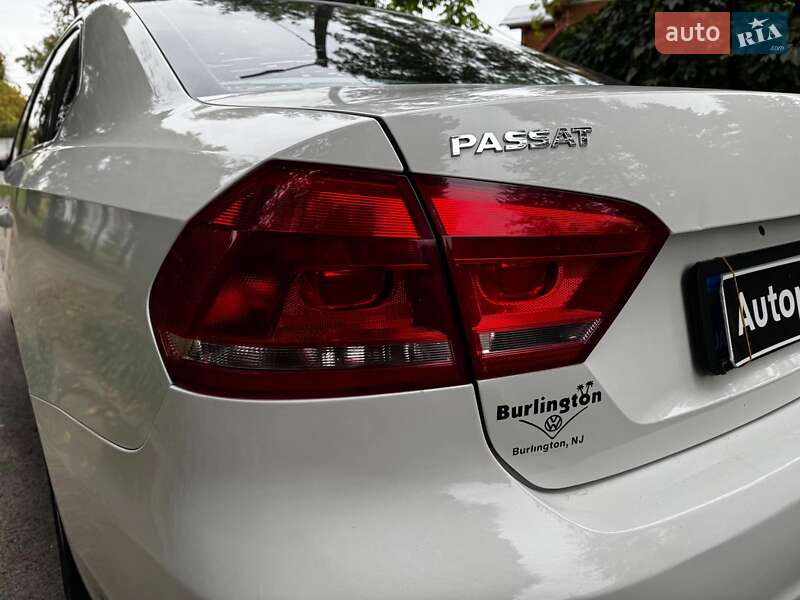 Седан Volkswagen Passat 2012 в Киеве