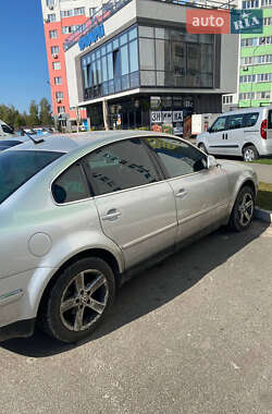 Седан Volkswagen Passat 2004 в  фото 2 Седан Volkswagen Passat 2004 в