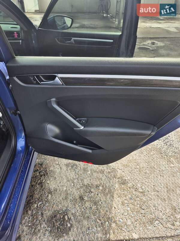 Седан Volkswagen Passat 2016 в Александрие