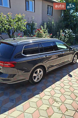 Универсал Volkswagen Passat 2015 в 